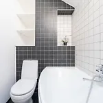 Spacious 2-level Penthouse In *