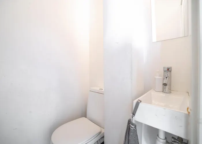 Appartement Spacious 2-level Penthouse In