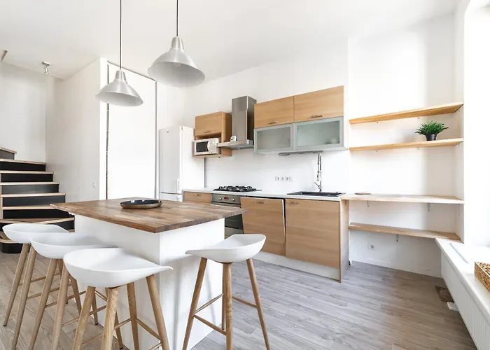 Spacious 2-level Penthouse In Appartement