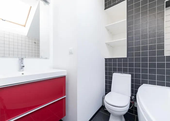 Appartement Spacious 2-level Penthouse In *