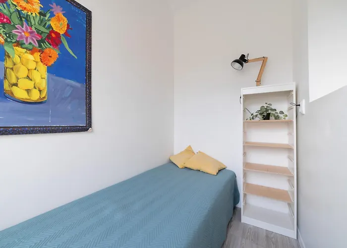 Spacious 2-level Penthouse In Appartement *