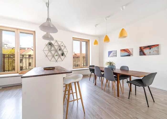 Apartamento Spacious 2-level Penthouse In *