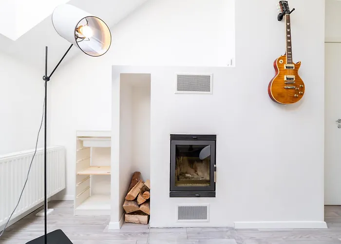 Spacious 2-level Penthouse In