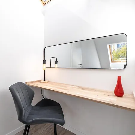 아파트 Spacious 2-level Penthouse In *
