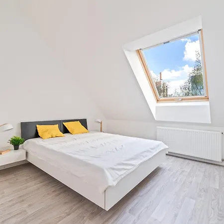 Spacious 2-level Penthouse In Διαμέρισμα *